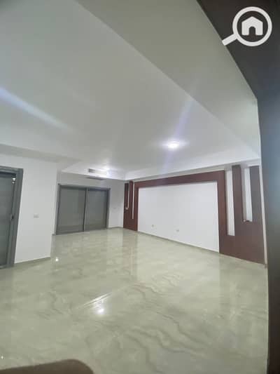 فیلا 4 غرف نوم للايجار في القاهرة الجديدة، القاهرة - f3293c72-5273-49e1-8cae-8ec5987413d4 (1). jpg