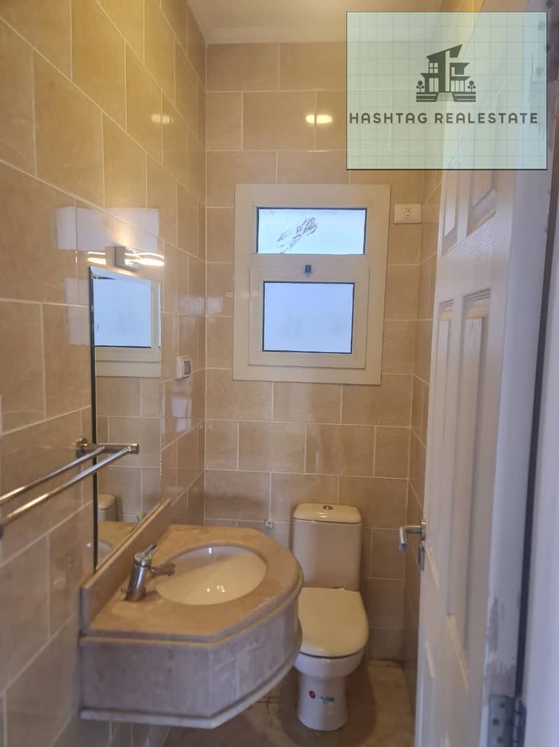 The apartment has two bedrooms and 2 bathrooms and a large reception. It has air conditioners, kitchen units, a stove, a gas cylinder, and complete lighting units. The rent is for an Egyptian family. Two months deposit and one month rent. - Widok 5