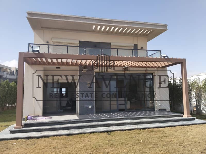 First-row beachfront villa for sale in one of the best locations in the North Coast, featuring a direct sea view, premium finishing, and a great price – pohled 3