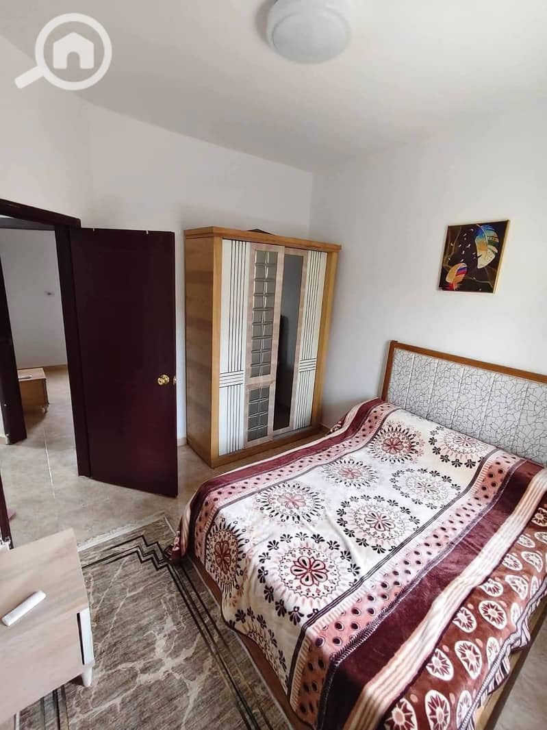 Furnished chalet for rent in Badr El Din Chalets, Sheikh Zayed, District 16. Two air-conditioned rooms, smart screen, Wi-Fi. – pohled 5