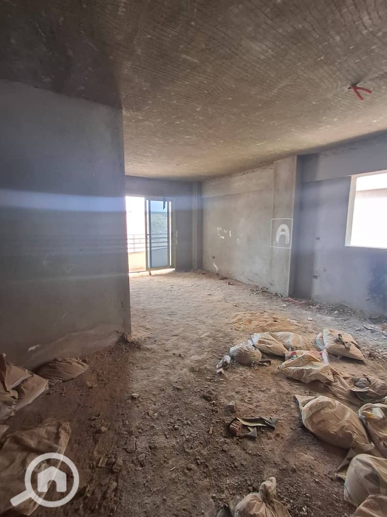 Apartment for sale in the mini compound Jesse Hills in Bayt Al-Watan, in front of Zayed 4. - Widok 4
