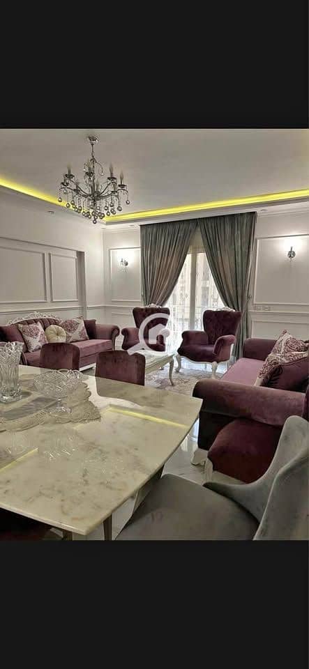 Apartment for sale in Bavaria Compound, Zahraa El Maadi, with a street view. Area: 135 sq mConsists of 3 bedrooms, 2 bathrooms, reception, and kitchen. - Widok 4