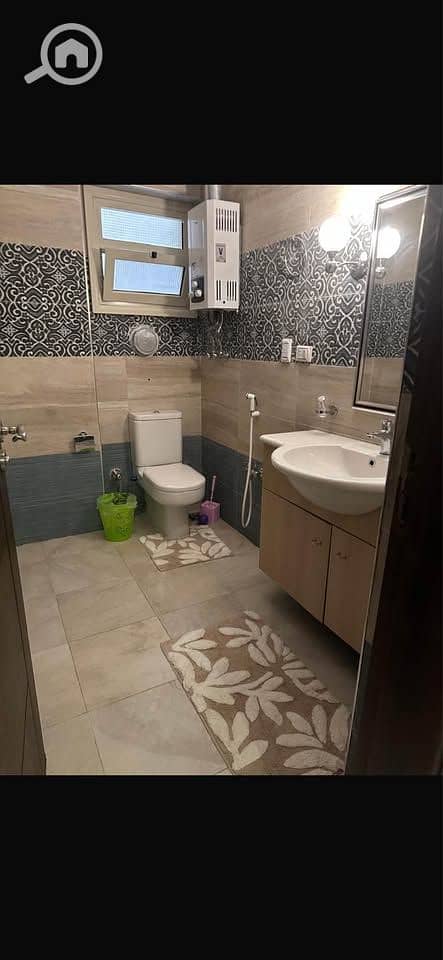 Apartment for sale in Bavaria Compound, Zahraa El Maadi, with a street view. Area: 135 sq mConsists of 3 bedrooms, 2 bathrooms, reception, and kitchen. - Widok 6