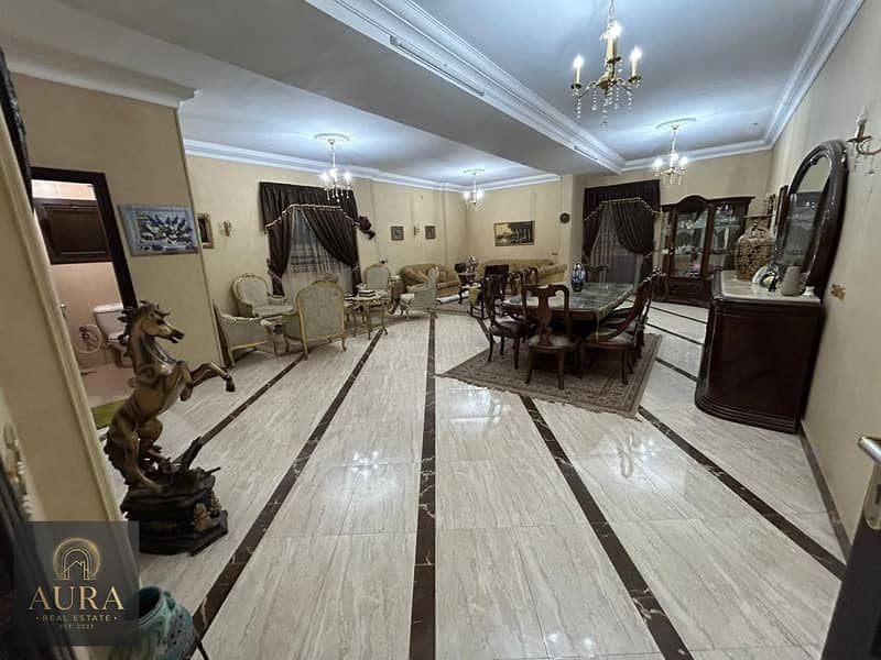 400 sqm Apartment + Private Roof for Sale | Second District Villas | New Cairo - Więcej