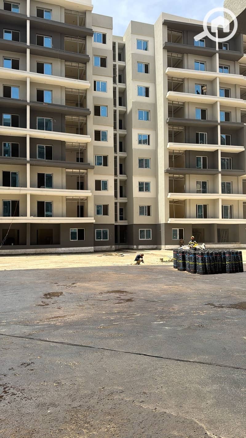 Receive and live immediately at prices from the past with the strongest companies in the Administrative Capital in a fully serviced compound and in the best location in the capital with the most beautiful master plan available. - Widok 4