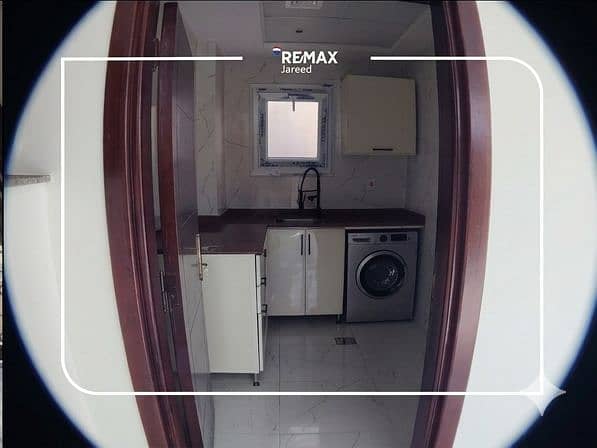 10 splitanimage-r2-c2. png