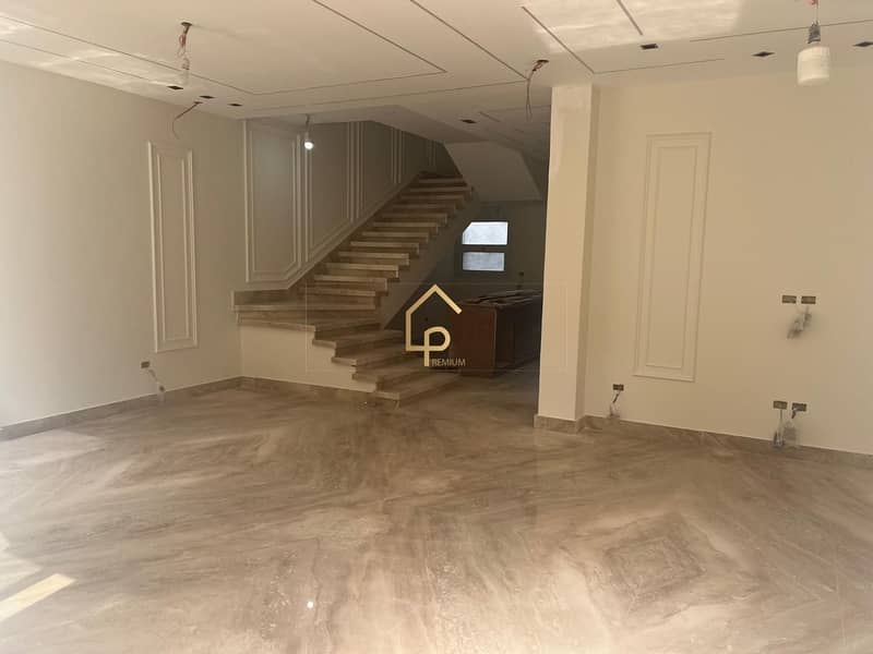 Corner Townhouse for Rent in Etapa Sheikh Zayed 330m - Ansicht 4