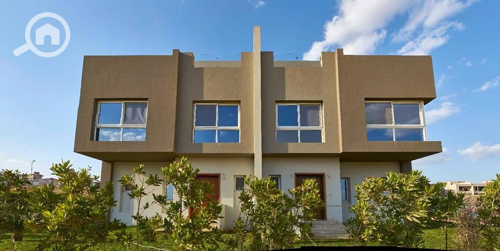 Twin house for sale inside Etapa Compound in Sheikh Zayed. Building area 394m² and land area 280m². Unfinished, first phase. Very prime location overl - Ansicht 2