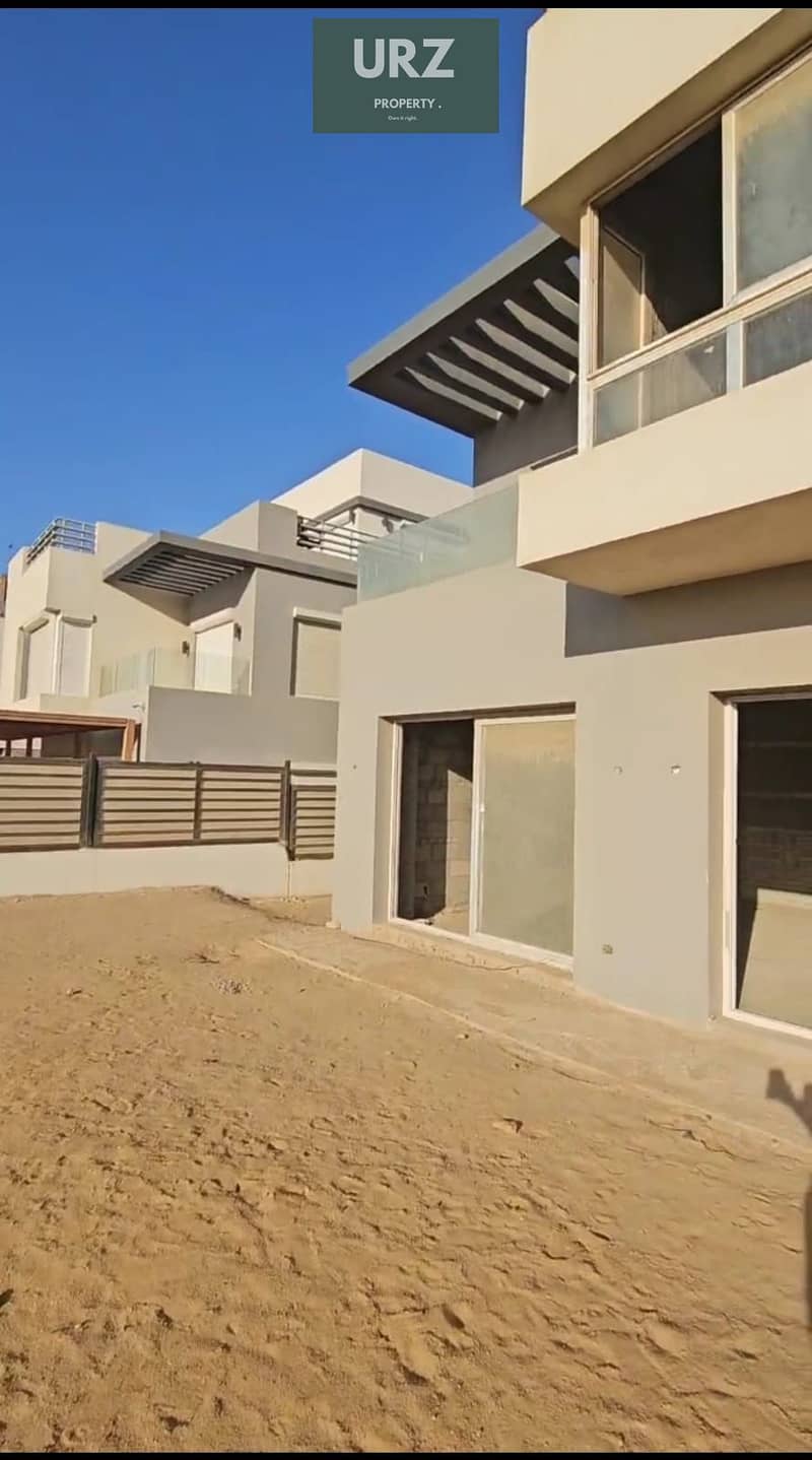 Luxury villa for sale overlooking the lake with convenient 15 year payment plans next to Sodic East directly on the Suez Road Villas near Zed East Swa - Ansicht 3