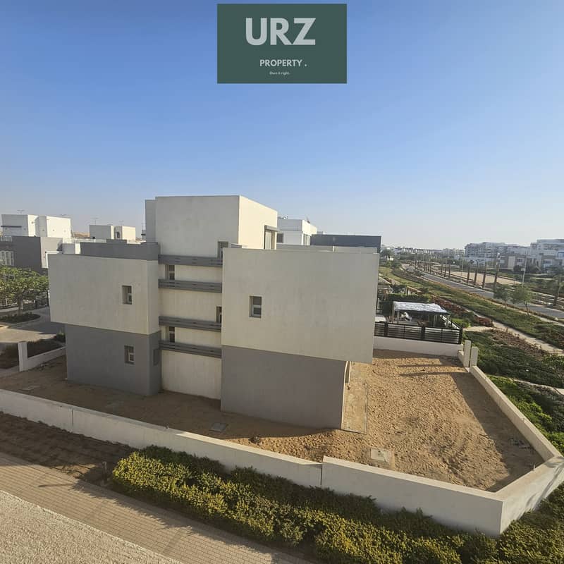 Luxury villa for sale overlooking the lake with convenient 15 year payment plans next to Sodic East directly on the Suez Road Villas near Zed East Swa - Ansicht 5