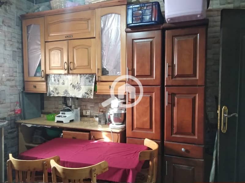 Roof in the First Settlement area, purple villas on a main street, super luxury finishing, 3 rooms including one master and 2 bathrooms. - Mehr
