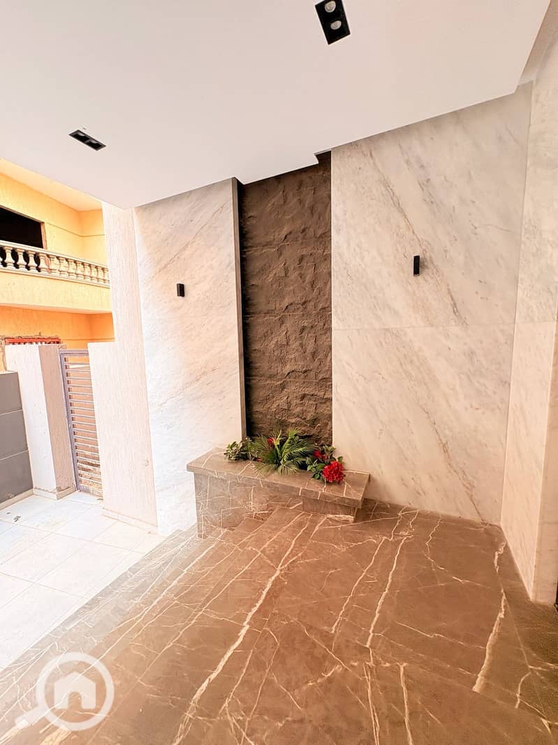 3 bd9471e1-6730-4805-ab2d-f56a6e60bd1a. jpg
