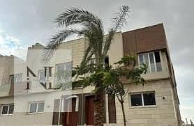 Your Chance to Own a Townhouse in Azzar 2 Compound | 176 sqm Built-Up Area | 4 Bedrooms | Prime Landscape View - Widok 5