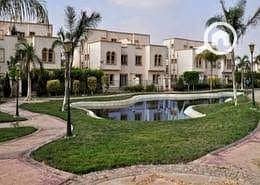 Twin House in Greenz Compound, Sheikh Zayed, with a land area of 380 square meters and a building area of 303 square meters, comprising ground, first floor, and a semi-finished roof in the second phase. - Widok 5
