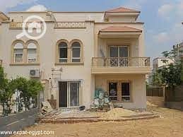 Twin House in Greenz Compound, Sheikh Zayed, with a land area of 380 square meters and a building area of 303 square meters, comprising ground, first floor, and a semi-finished roof in the second phase. - Widok 6