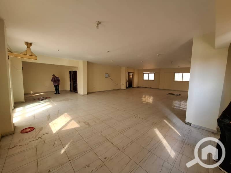 Ground-floor unit in an engineering/manufacturing facility (electrical panel operations), located in the Fifth Settlement Industrial Zone. Area: 200 s - Widok 2