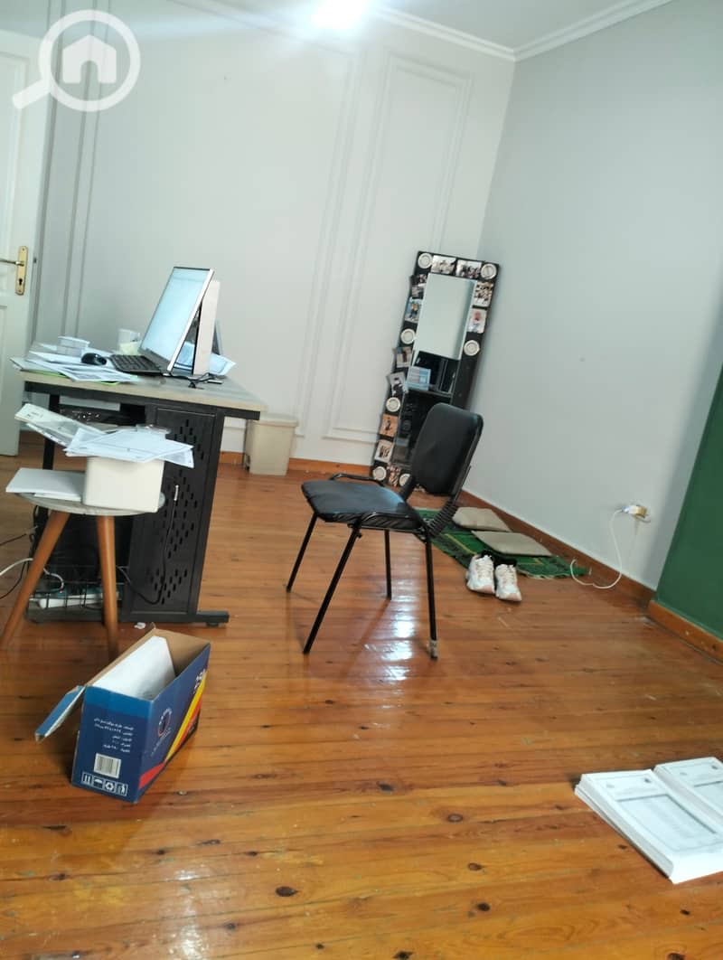 Office for rent in the best locations of Heliopolis, near Nasr City and Sheraton, super lux finishing, modern air-conditioned building on Ahmed Taysir Street next to the metro station for Girls' College. - Więcej