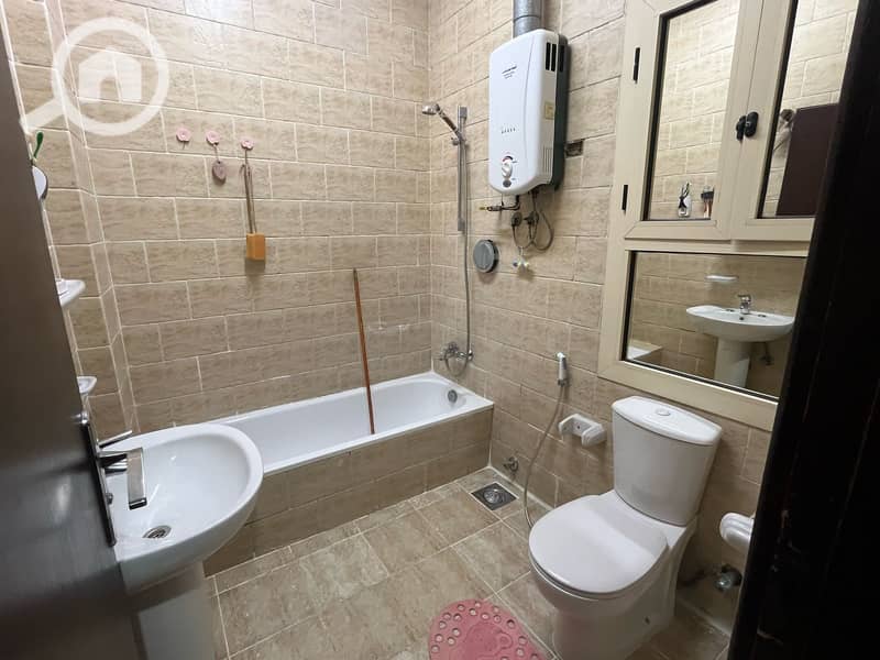 Independent villa for rent in the Gardens of Engineers Compound, Sheikh Zayed, with kitchen and air conditioning. - Więcej