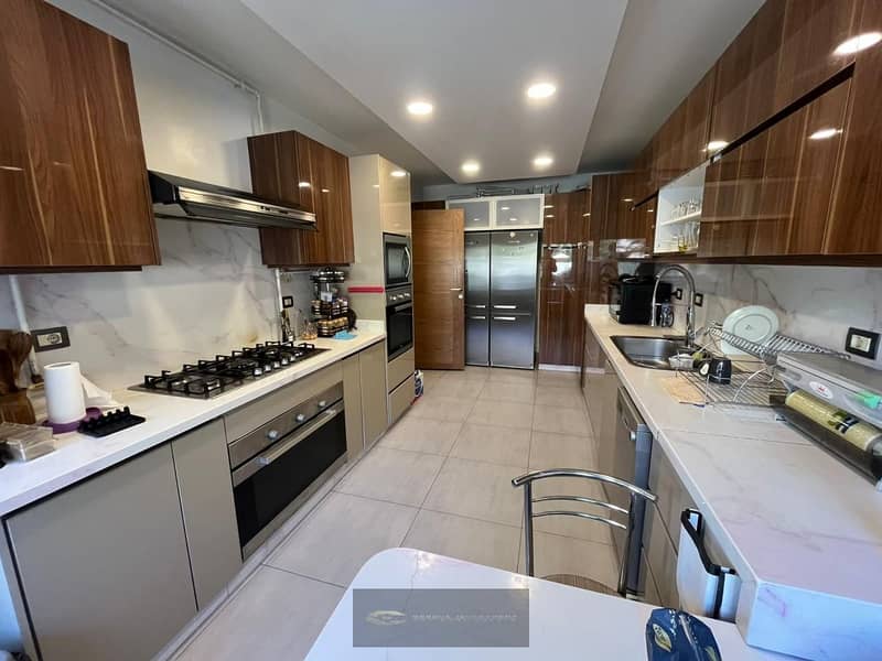Modern villa for sale in Greens Compound – Sheikh Zayed, Ultra Super Lux finishes, brand new condition (Zero Condition) - Widok 3