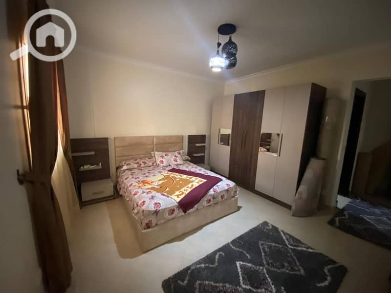 Furnished apartment for rent in Dar Misr 16 Compound, Sheikh Zayed Apartment area: 130 square meters 3 bedrooms, 2 bathrooms, reception, kitchen Raised ground floor with private garden Garden with landscaping and pergola - Mehr