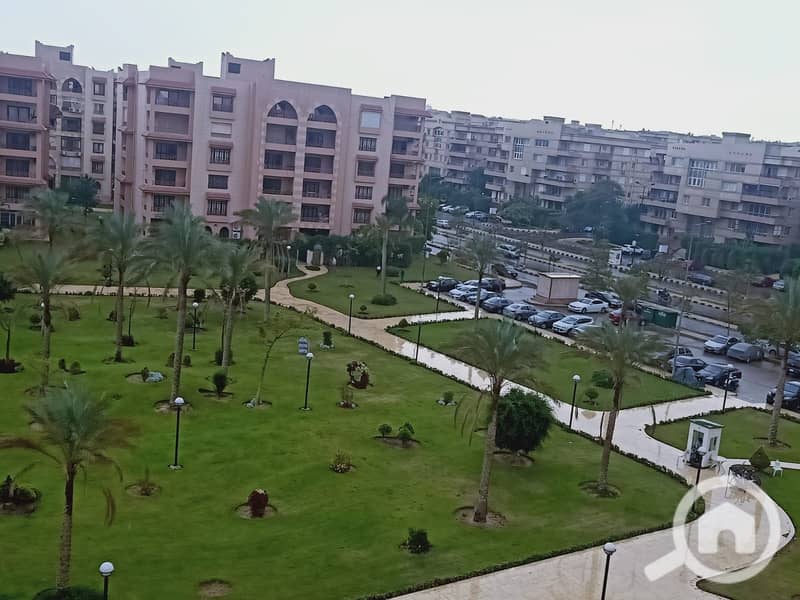 1000522573. jpg 1000522573. jpg