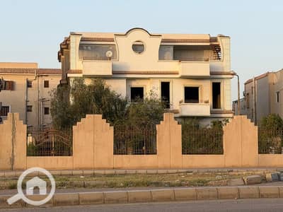 10+ Beds Villa for Sale in Sheikh Zayed, Giza - 1000377122. jpg