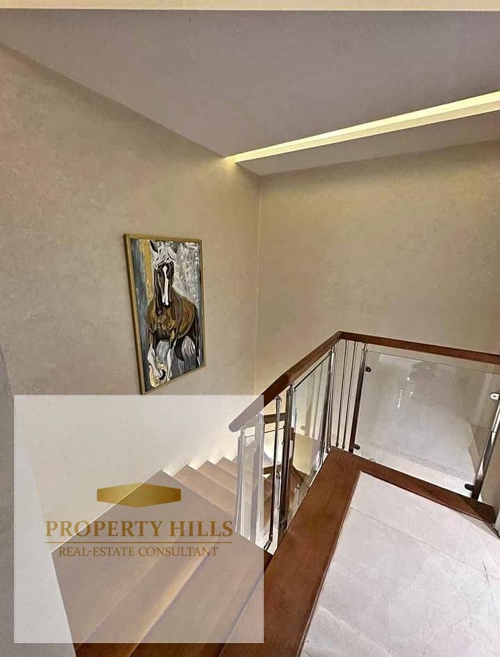 A distinguished villa for sale, ready for immediate occupancy and viewing anytime, in October City, next to Magdi Yacoub Hospital. - Widok 3