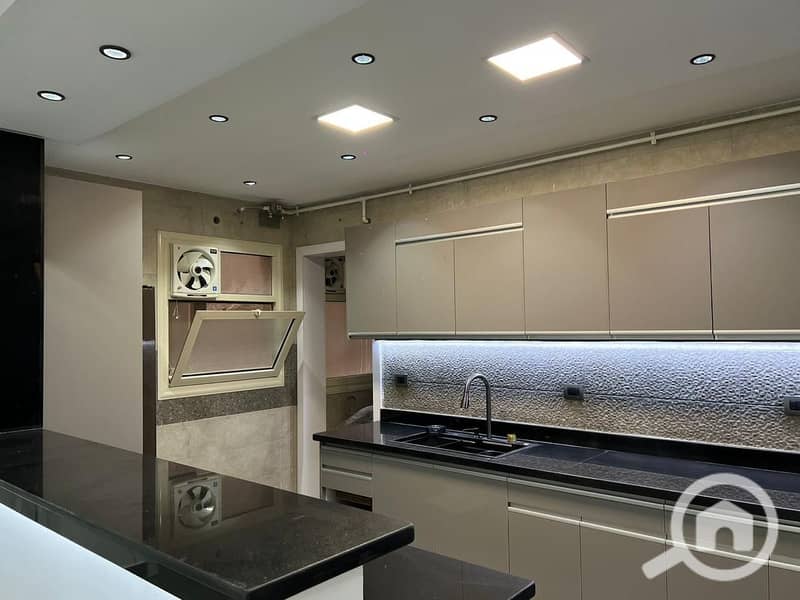 Apartment for sale 190 square meters in Grand Gate Compound, Zahra El Maadi, with a direct view of the Ring Road and Modern Academy, ultra super lux finishing. - Ansicht 4