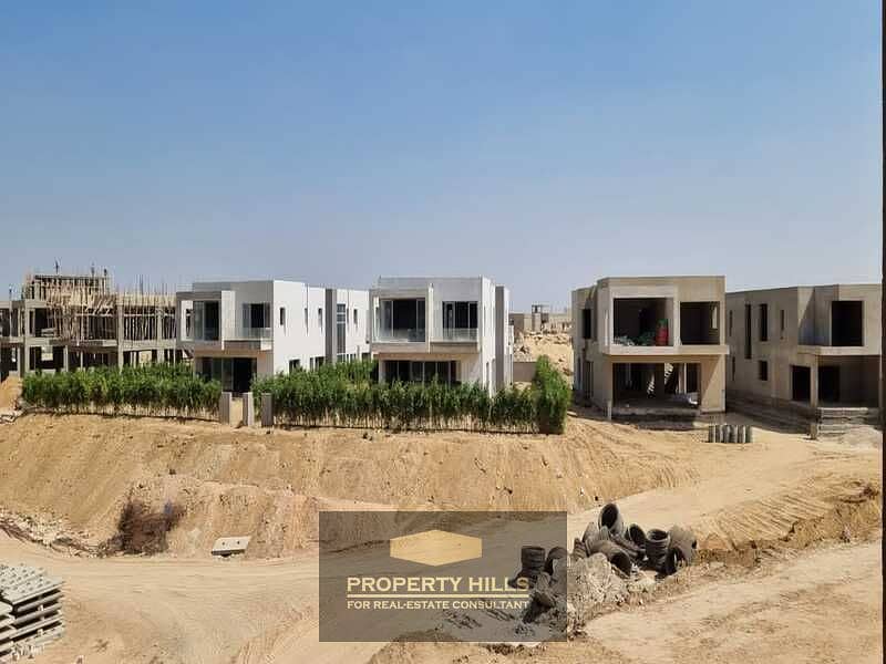 Twin House for immediate delivery in a prime location in October, in the Al-Hadaba Compound in the Eastern Expansions, next to New Giza and Palm Hills. - Ansicht 5