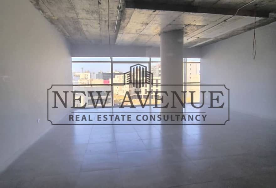 Opportunity Office for rent 95 sqm Direct on 90st fully finished with air condition Plaza view – pohled 4
