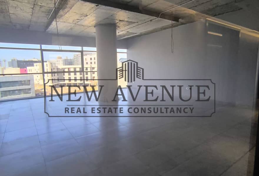 Opportunity Office for rent 95 sqm Direct on 90st fully finished with air condition Plaza view – pohled 2