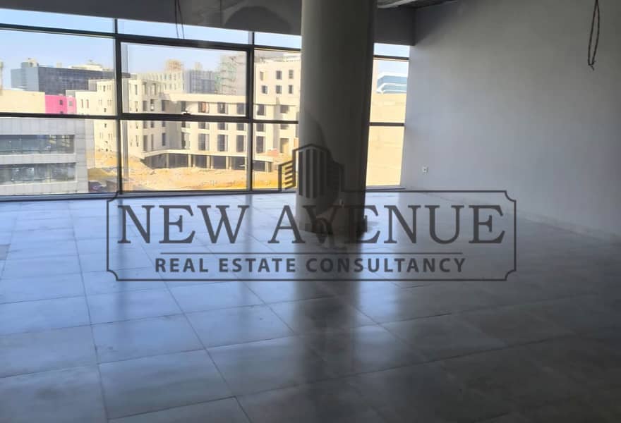 Opportunity Office for rent 95 sqm Direct on 90st fully finished with air condition Plaza view – pohled 3
