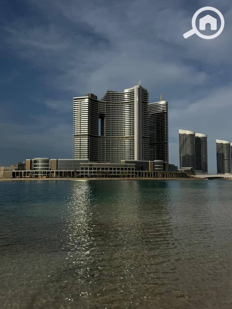 A fully finished apartment , ready for immediate occupancy in El Alamein, with an open sea view, in the North Coast, New El Alamein Towers. - Widok 2