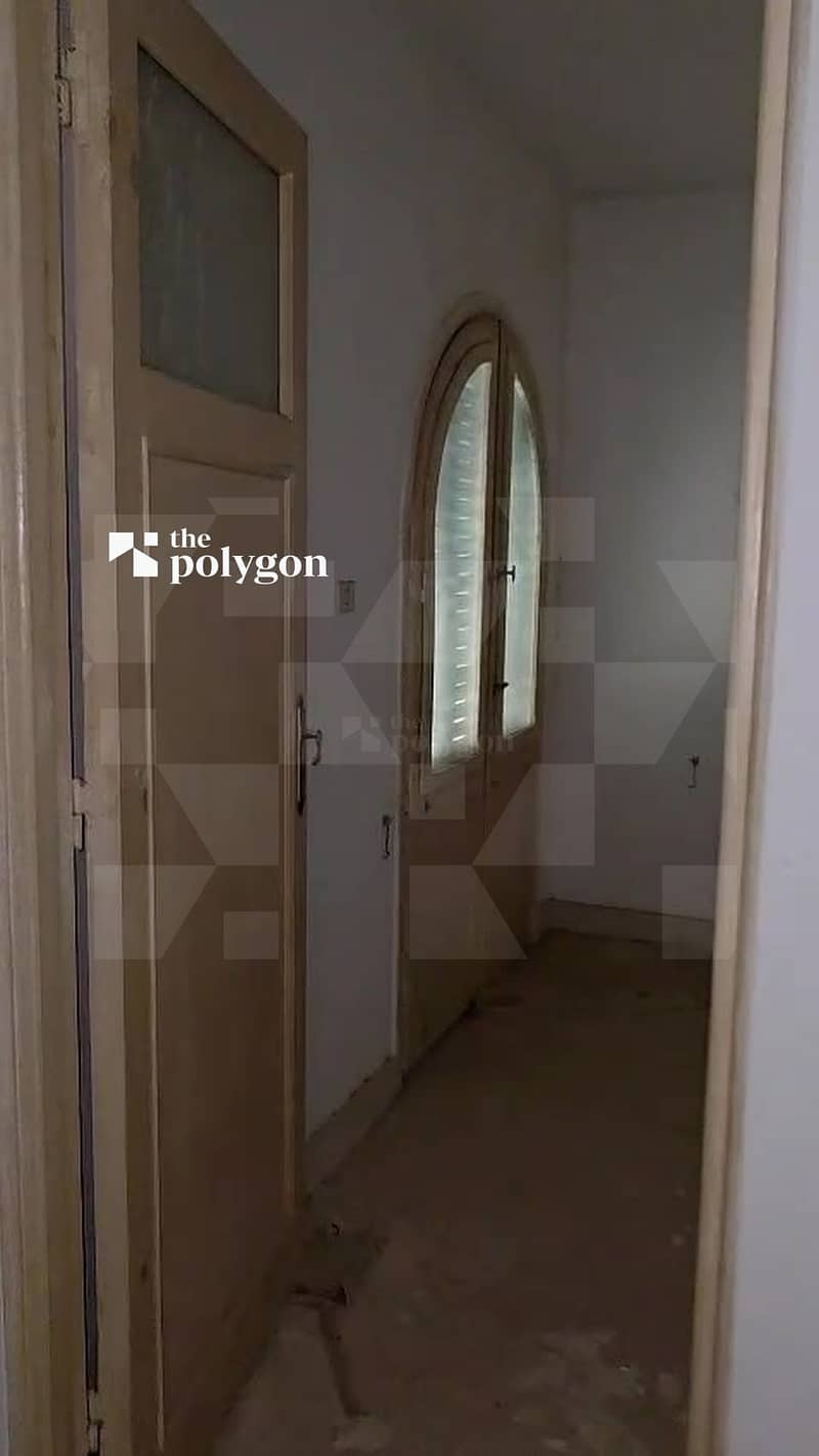 6 08_room_arched_window. jpg