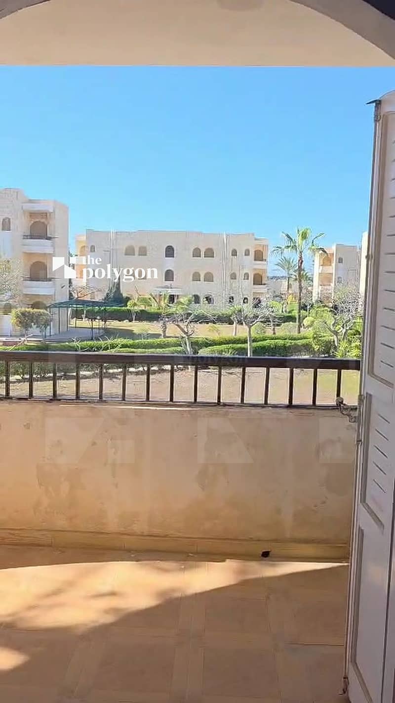 3 03_balcony_view. jpg