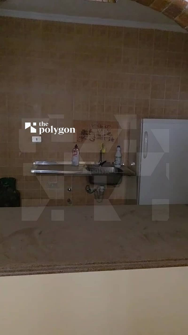 8 10_kitchen_sink. jpg