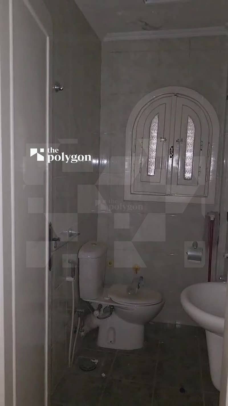 10 14_bathroom_arched. jpg