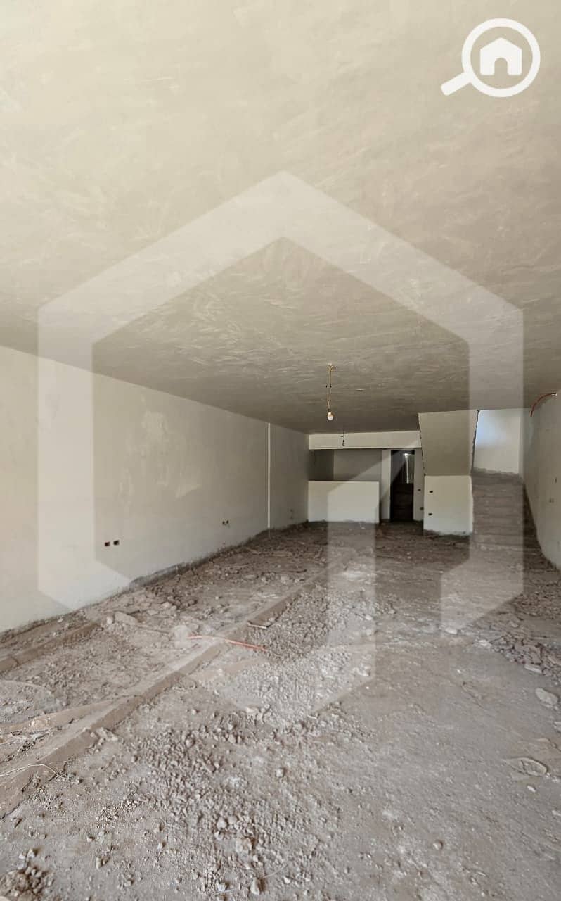 Townhouse Corner with a Private Garden Ready To Move for sale in Pyramids Walk, Wadi Degla, 6th Of October City . . . . . . . . – pohled 4