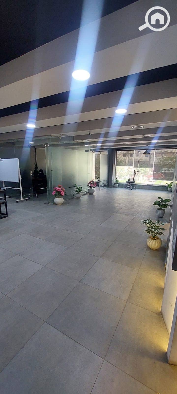 Office with an area of 180 m², 4 rooms, reception area, 2 sections, bathroom, and kitchen. - Ansicht 6