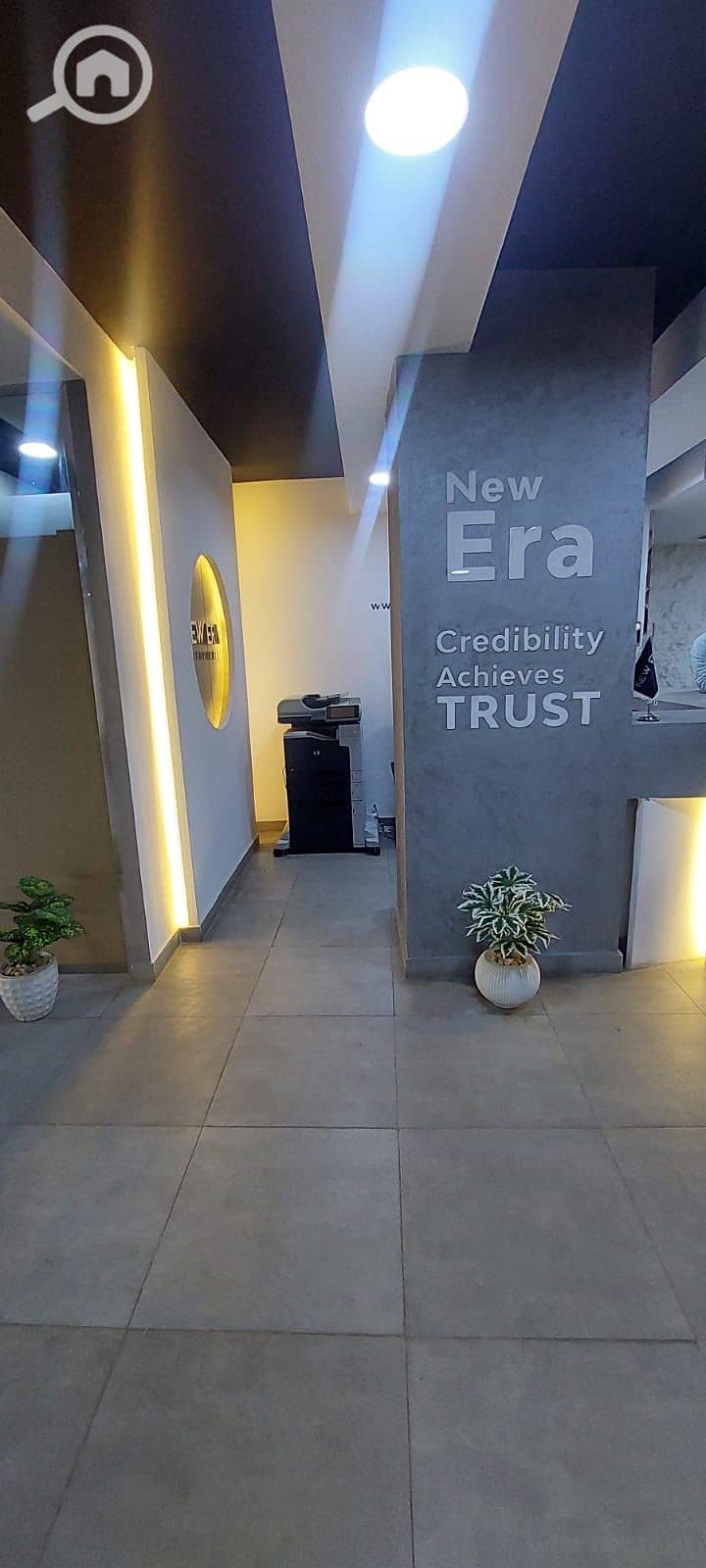 Office with an area of 180 m², 4 rooms, reception area, 2 sections, bathroom, and kitchen. - Mehr