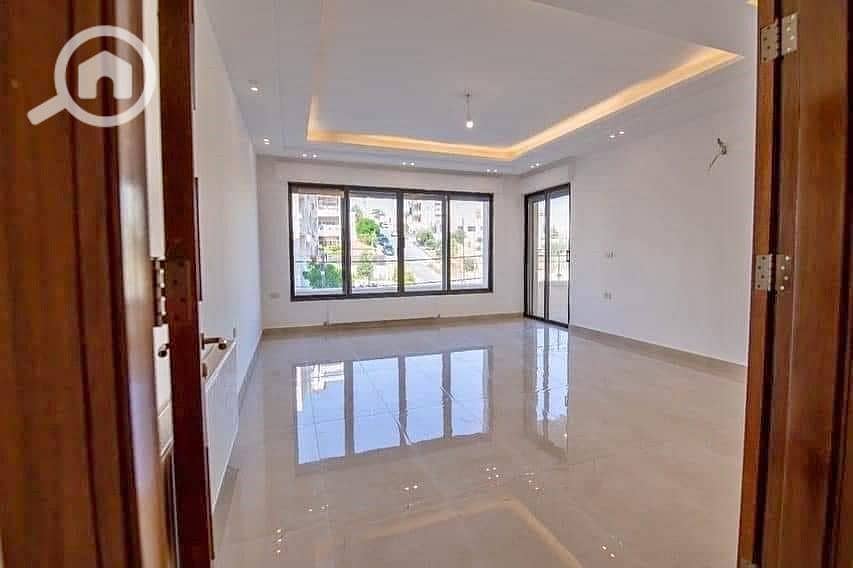 A premium apartment for sale in front of Cairo Airport and near Heliopolis and Thawra Street with a distinctive view of the landscape, 50% discount on cash. - Aanzicht 4
