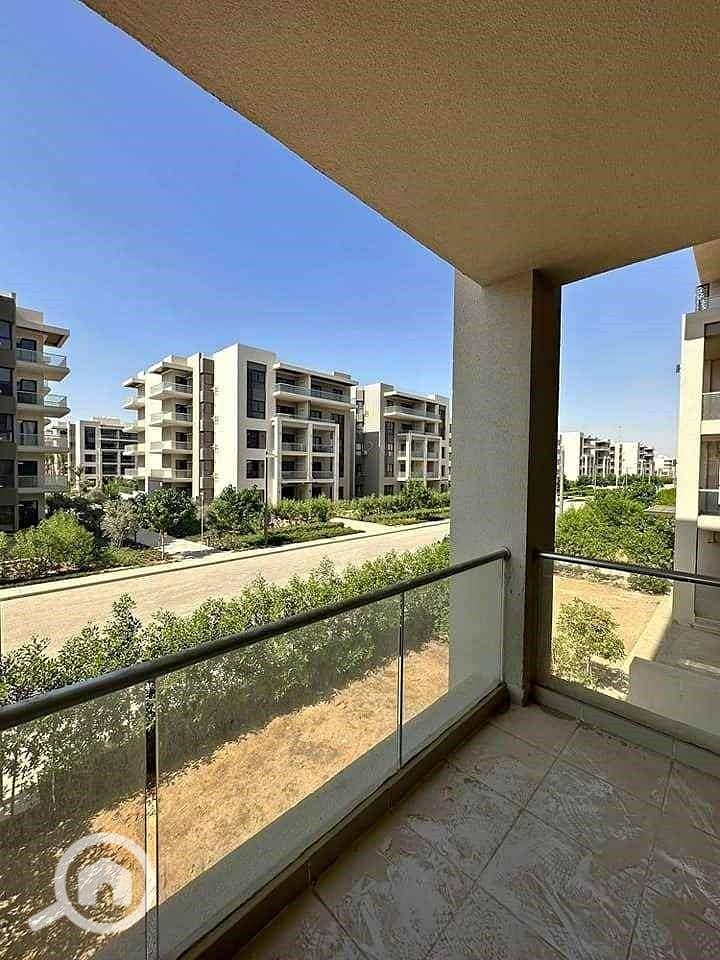 A premium apartment for sale in front of Cairo Airport and near Heliopolis and Thawra Street with a distinctive view of the landscape, 50% discount on cash. - Aanzicht 5