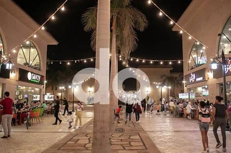Retail for Sale in New Cairo, Cairo - 1207ada8-69ed-4bf4-90d7-58eb6d5fed20. jpg