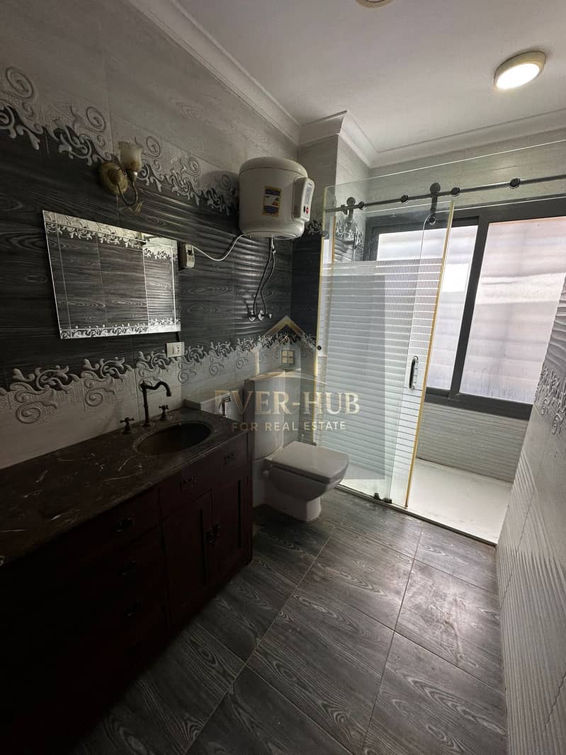 Villa for sale in Alegria Land area 500 sq m + Built-up area 350 sq m Shahira Fahmy model 4 bedrooms, including 2 master bedrooms 4 bathrooms + na - Więcej