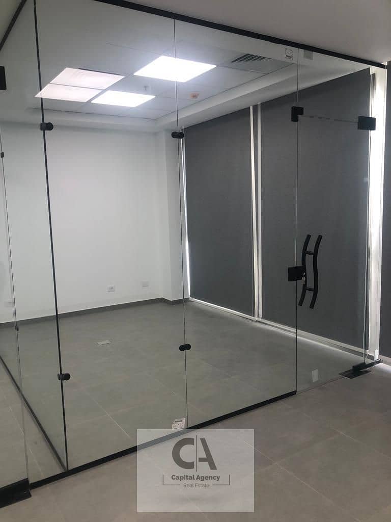 office for rent 136sqm , fully finished with air conditioning, in Mivida, near Hyde Park and Sodic Eastown, Fifth Settlement - Widok 5