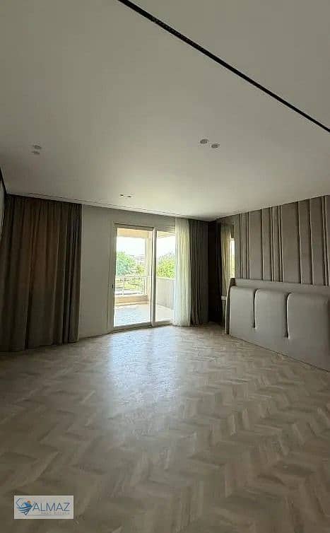 A distinctive furnished villa of 1440 square meters is available for rent in Cairo Festival City, Fifth Settlement, near the American University in Ca - Widok 6