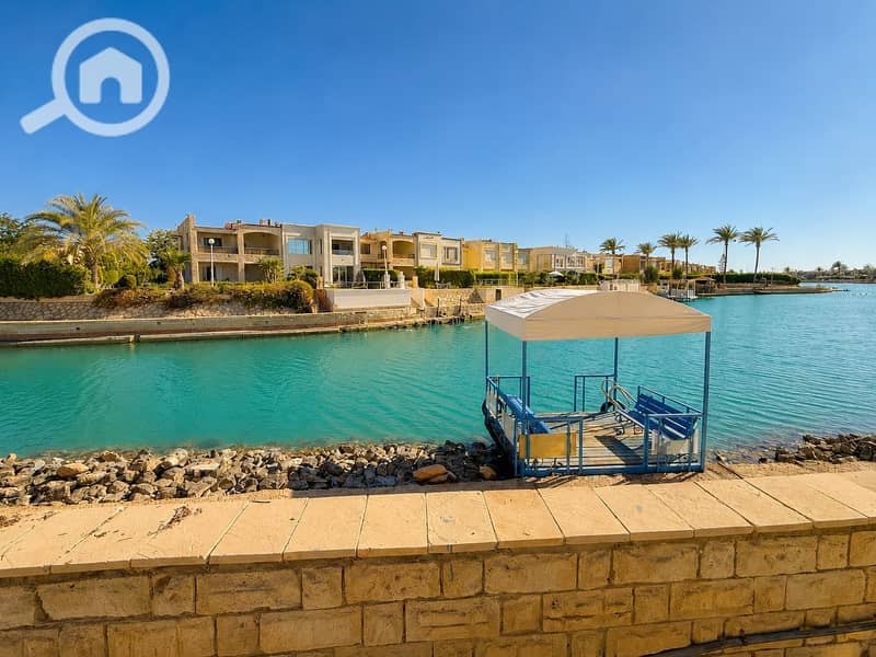 Exclusive Villa for Rent in Marina 5, North Coast | Second Row from the Sea & First Row on the Crystal Lagoon | Private Marina, Private Swimming Po - Widok 4