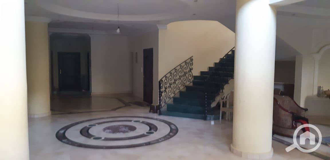 Standalone Villa for Sale – Diplomats District – Fifth Settlement Prime Location in the Diplomats District – New Cairo Land Area: 700 sq m - Więcej