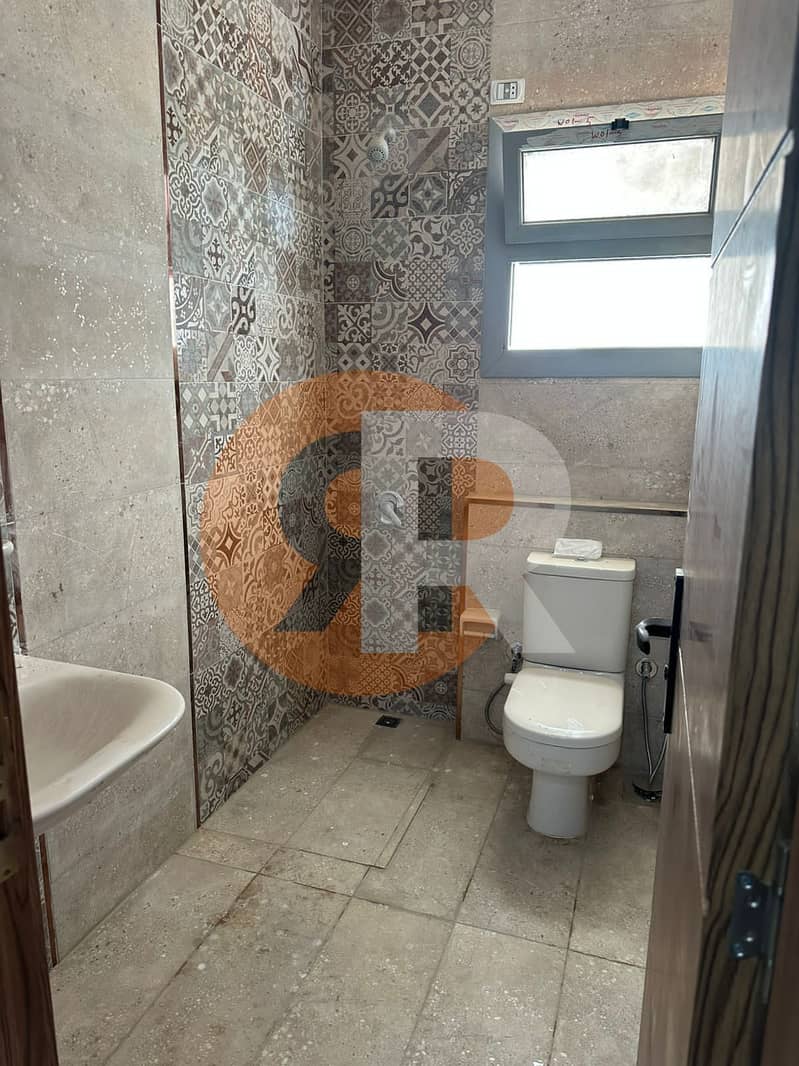 administrative investment unit is available for sale in installments in One Katameya Compound. - Widok 6