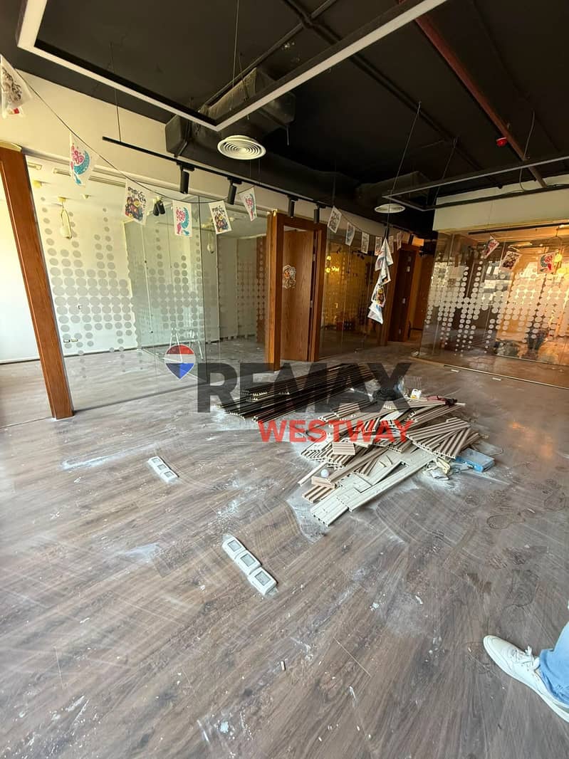 Office for rent in the Portal Beverly Hills Sodic El Sheikh Zayed - Więcej